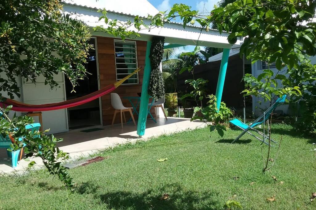 Gite Cajou Dans Jardin Tropical Ventile A Sainte-Anne 外观 照片