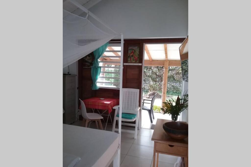 Gite Cajou Dans Jardin Tropical Ventile A Sainte-Anne 外观 照片