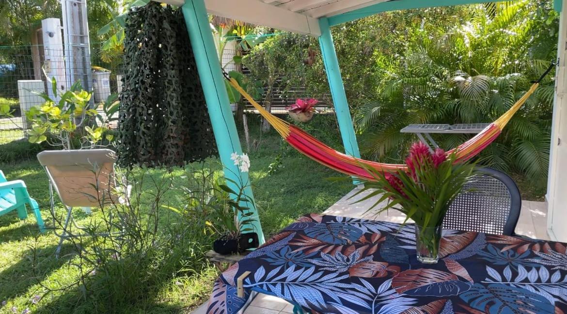 Gite Cajou Dans Jardin Tropical Ventile A Sainte-Anne 外观 照片
